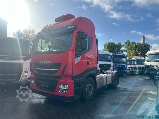 Standard nyergesvontató IVECO Stralis 460 Hydraulik Retarder Standklima ACC