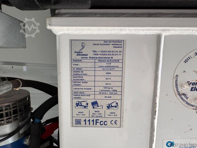 Work platform Renault Trafic III  Steiger France Elevateur 111