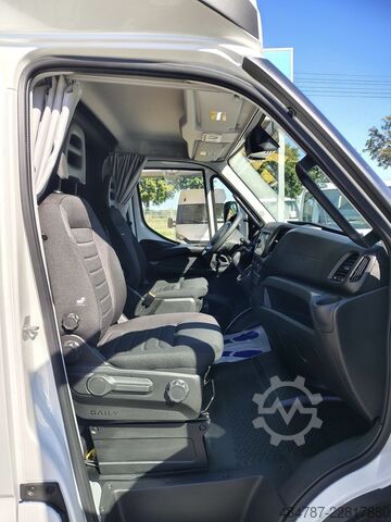 Curtain sider van IVECO Daily 70C18HA8 Plane LBW BackSleeper SOFORT