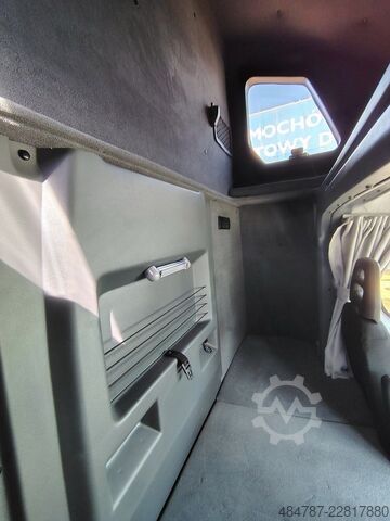 Curtain sider van IVECO Daily 70C18HA8 Plane LBW BackSleeper SOFORT