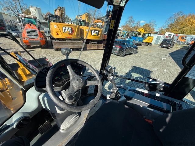 Wheel loader CATERPILLAR 908 M New Generation Radlader Klima SW