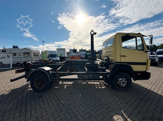 Tipper van MERCEDES-BENZ 814 BB Abrollkipper/ Meiller City Haken/ 2x AHK