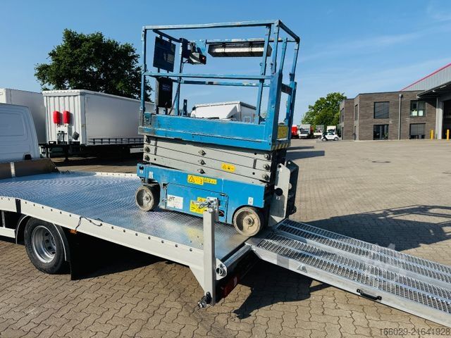 Pick-up bestelwagen IVECO Maschinentransporter Arbeitsbühnentransporter