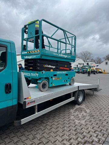 Pick-up bestelwagen IVECO Maschinentransporter Arbeitsbühnentransporter