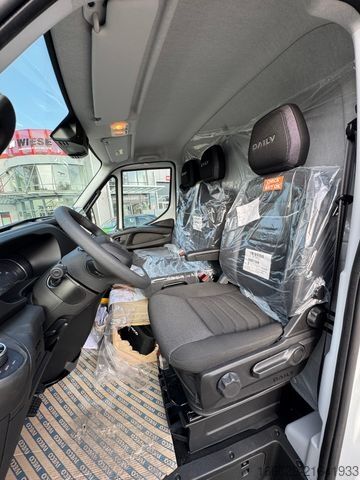 Takelwagen IVECO Maschinentransporter Arbeitsbühnentransporter