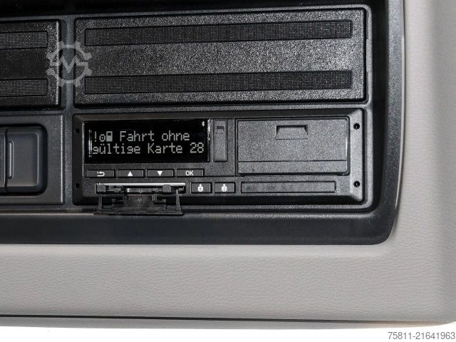 Box truck DAF XB 290 FA Koffer 16t