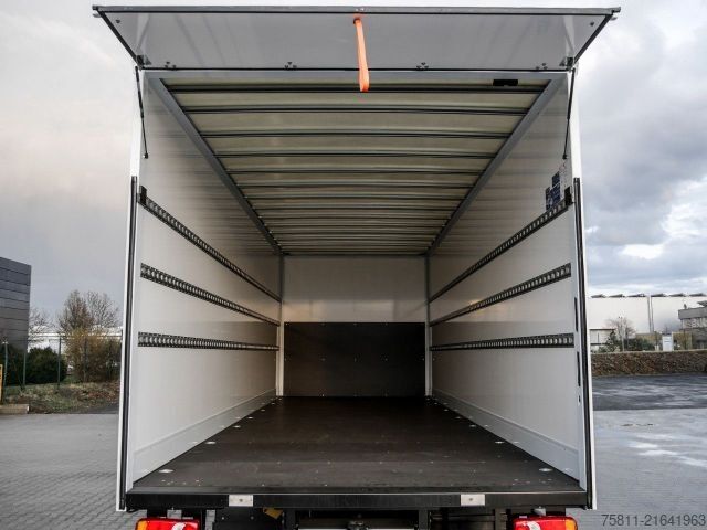 Box truck DAF XB 290 FA Koffer 16t