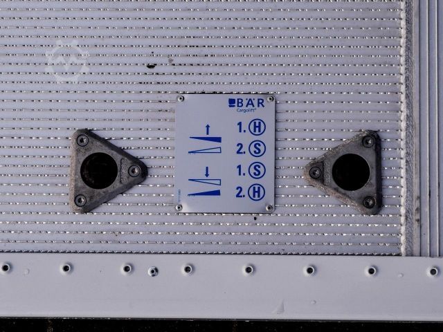 Box truck DAF XB 290 FA Koffer 16t