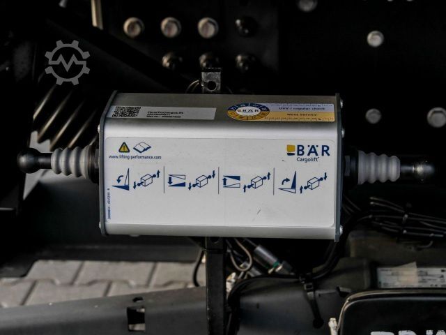 Box truck DAF XB 290 FA Koffer 16t