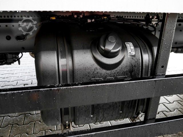 Box truck DAF XB 290 FA Koffer 16t