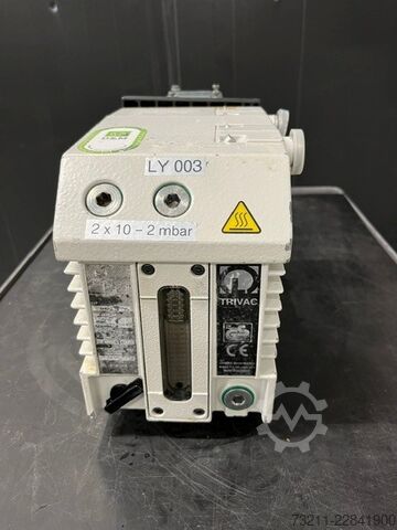 Pompe à vide Leybold D8B