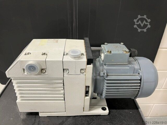 Bomba de vacío Leybold D4B