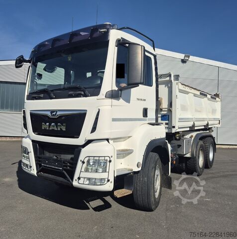 Tre-sidet tipbil MAN 26.500 6x4 BB Bordmatik