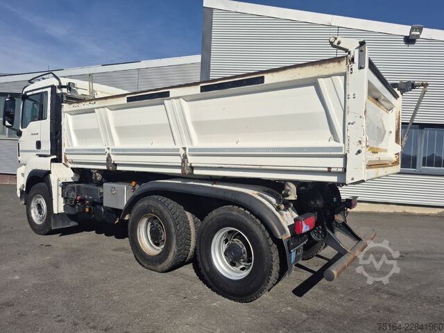 Tre-sidet tipbil MAN 26.500 6x4 BB Bordmatik