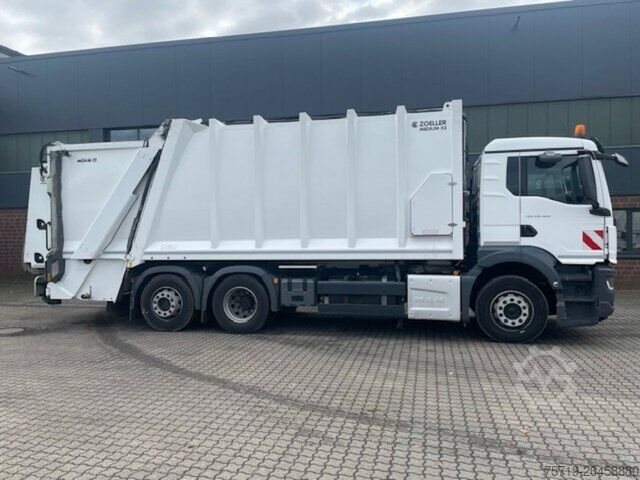 Vuilniswagen MAN 26.360 TGS 6x2 Zöller Medium X2
