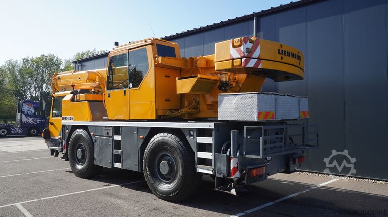 Vrachtwagen met kraan Liebherr LTM 1030-2.1 WITH JIB