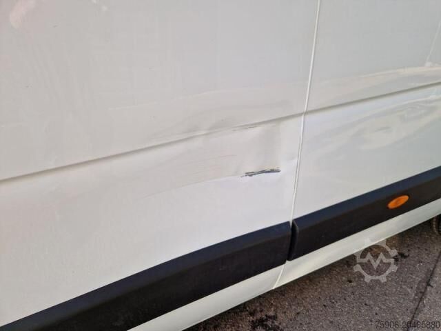 Dobozos furgon Renault Master 170