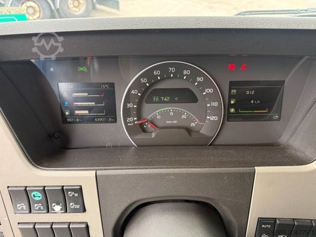 Kylbil VOLVO FM330 6x2*4 Carrier Supra 1050 Nordic