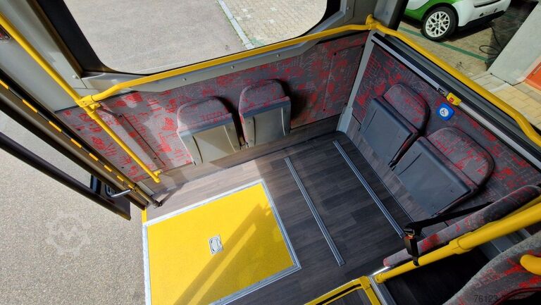 Autobus urbain MERCEDES-BENZ Heckniederflur Sprinter 517 / 4 er Bestuhlung