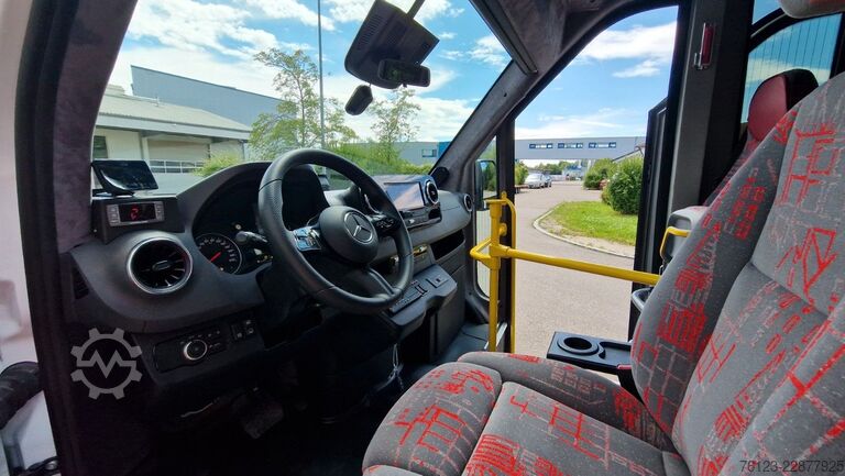 Autobus urbain MERCEDES-BENZ Heckniederflur Sprinter 517 / 4 er Bestuhlung
