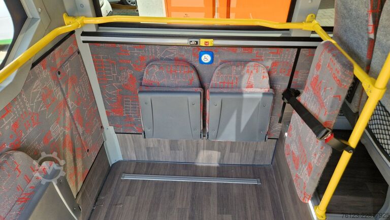 Autobus urbain MERCEDES-BENZ Heckniederflur Sprinter 517 / 4 er Bestuhlung