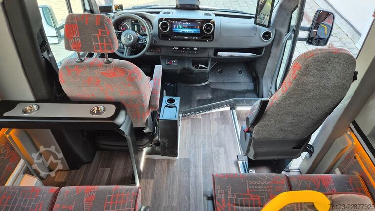 Autobus urbain MERCEDES-BENZ Heckniederflur Sprinter 517 / 4 er Bestuhlung