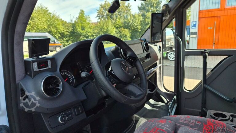 Autobus urbain MERCEDES-BENZ Heckniederflur Sprinter 517 / 4 er Bestuhlung