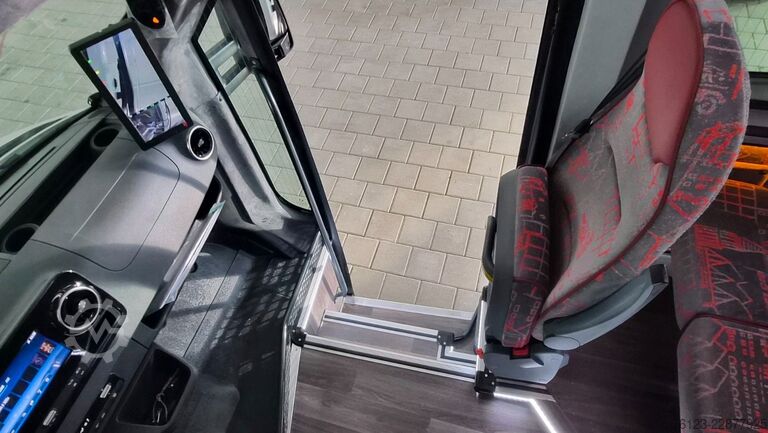 Autobus urbain MERCEDES-BENZ Heckniederflur Sprinter 517 / 4 er Bestuhlung