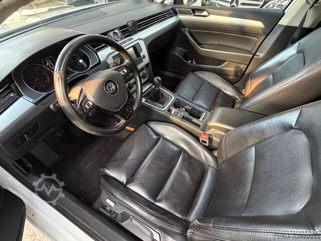 Minibus VW Passat Variant 1.6 TDI 88 KW Motorschaden.....
