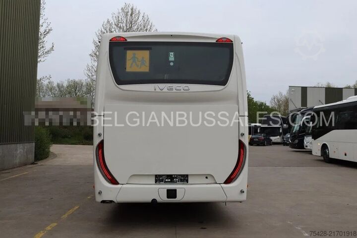 Međugradski autobus Iveco Crossway 13m Pop Light / Double middle door / N...