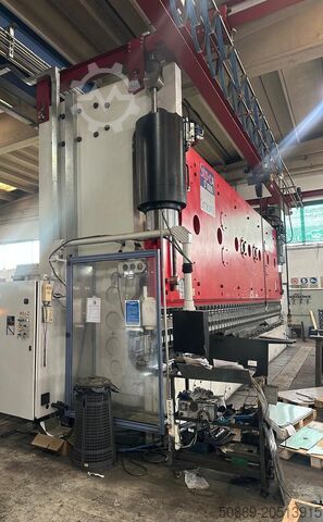 Plieuse Schiavi STP- cs / A 1000 ton 10m