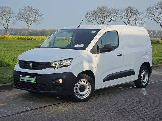 Walizka PEUGEOT PARTNER 1.6 L1 Navi NAP Euro6 AC