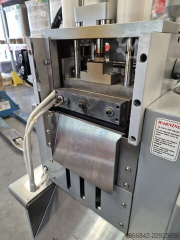 Szövetszabászgép Sheffield Cutting Equipment HC-810CE-220V + PF-33-220V