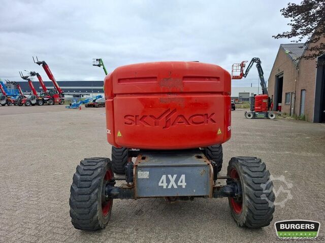 Artikulisan teleskopski bum lift Skyjack SJ51 AJ