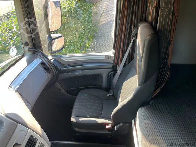 Standaard-SZM DAF XF 530 FTG MANUAL