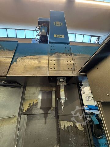 CNC karuselový soustruh TOS HULIN SKA 12 CNC