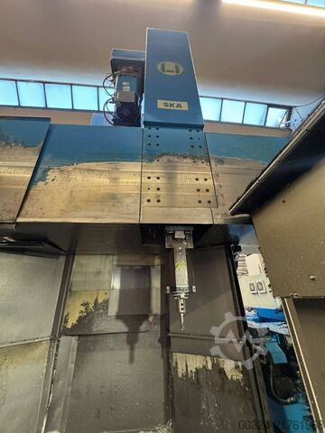 CNC karuselový soustruh TOS HULIN SKA 12 CNC