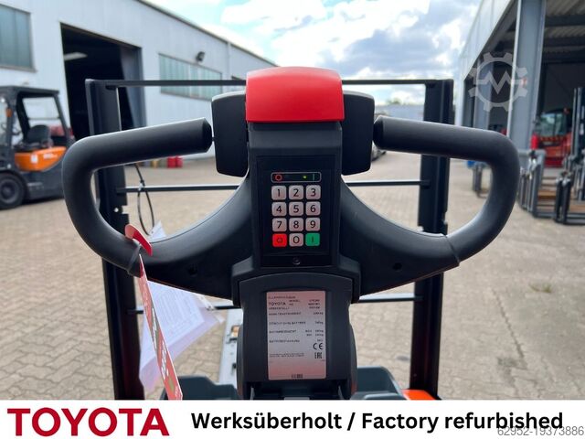 Electric Pallet Truck Toyota LPE 200, nur 490 h!