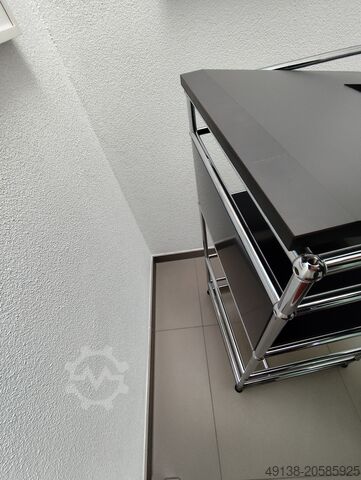 Přednáškový pult USM HALLER USM Haller Pult Stehtisch Regal