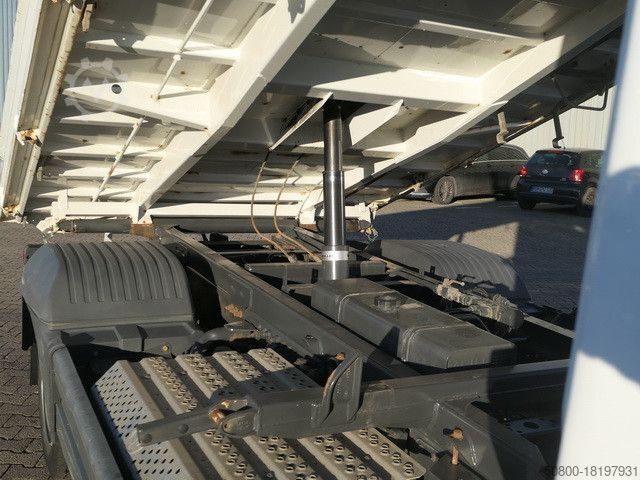 Driezijdige kipper bestelwagen MERCEDES-BENZ 818 K Atego 4x2, Meiller, AHK, 3. Sitz, 168tkm.