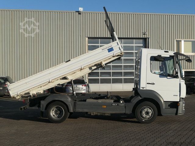 Driezijdige kipper bestelwagen MERCEDES-BENZ 818 K Atego 4x2, Meiller, AHK, 3. Sitz, 168tkm.