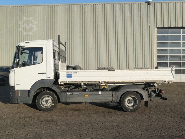 Driezijdige kipper bestelwagen MERCEDES-BENZ 818 K Atego 4x2, Meiller, AHK, 3. Sitz, 168tkm.