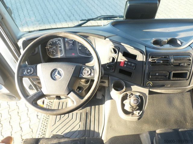 Driezijdige kipper bestelwagen MERCEDES-BENZ 818 K Atego 4x2, Meiller, AHK, 3. Sitz, 168tkm.