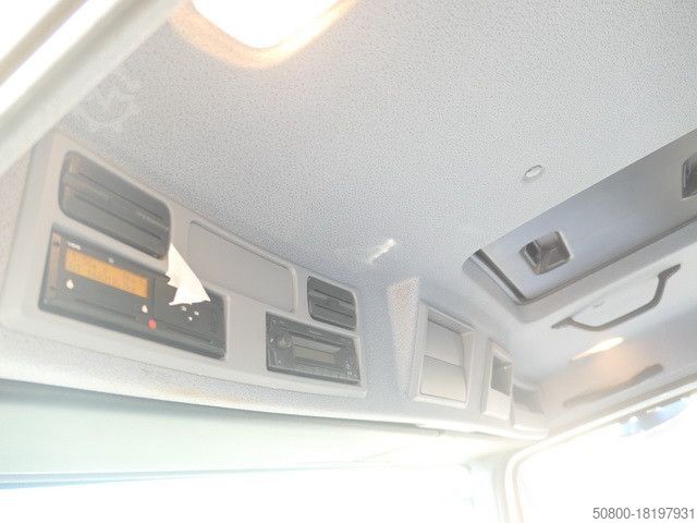 Driezijdige kipper bestelwagen MERCEDES-BENZ 818 K Atego 4x2, Meiller, AHK, 3. Sitz, 168tkm.