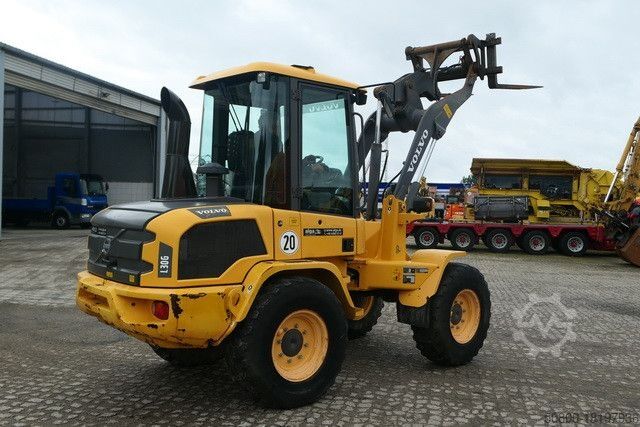 Wiellader VOLVO L30G, 4+1 Schaufel, Palettengabel, Hydr. S.W.S.