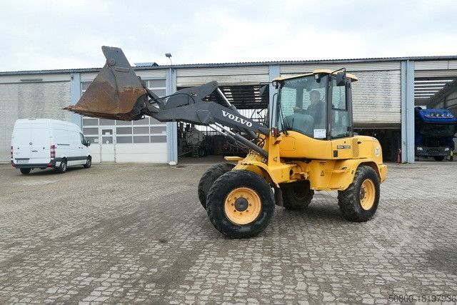 Wiellader VOLVO L30G, 4+1 Schaufel, Palettengabel, Hydr. S.W.S.