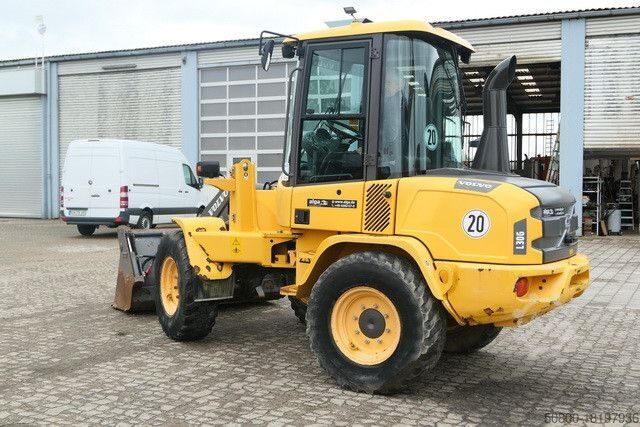 Wiellader VOLVO L30G, 4+1 Schaufel, Palettengabel, Hydr. S.W.S.