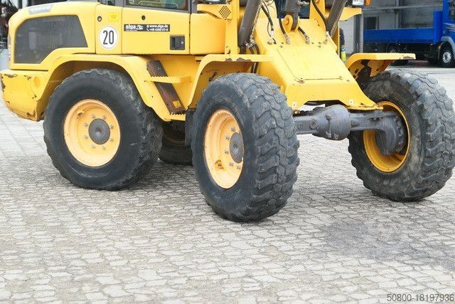 Utovarivač na točkovima VOLVO L30G, 4+1 Schaufel, Palettengabel, Hydr. S.W.S.