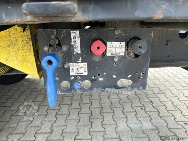 Krone, vnitřní výška 280 cm / zvedací náprava / schránka na palety / nápravy BPW s bubnovými brzdami Krone 280cm inside height / liftaxle / palletbox / BP...