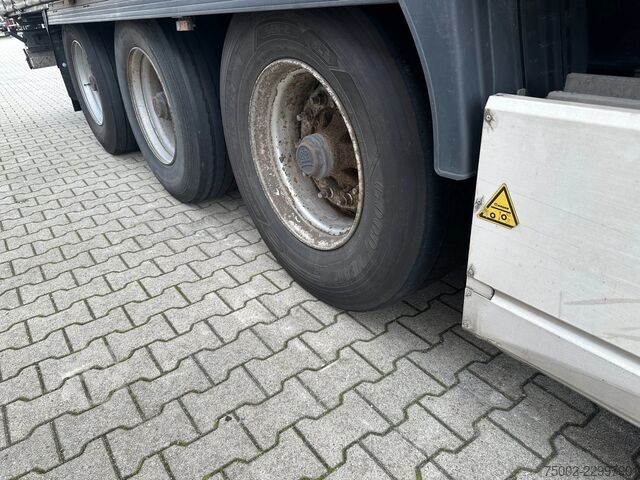Krone, vnitřní výška 280 cm / zvedací náprava / schránka na palety / nápravy BPW s bubnovými brzdami Krone 280cm inside height / liftaxle / palletbox / BP...
